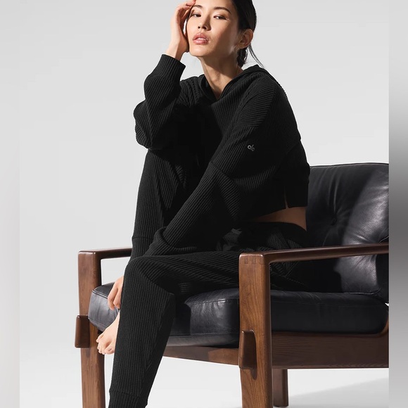 Alo Muse Hoodie - Picture 9 of 9